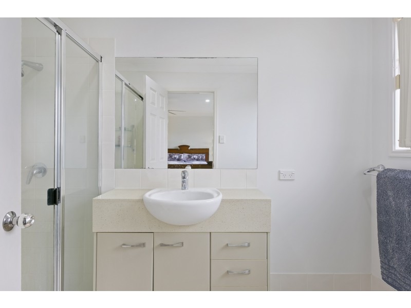 1/4 Silvermaple Street, Robina QLD 4226