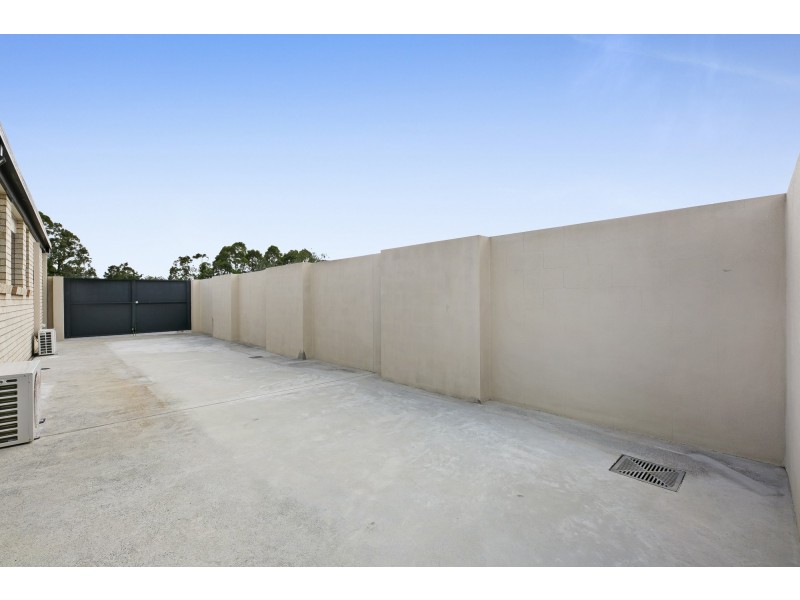 1/4 Silvermaple Street, Robina QLD 4226