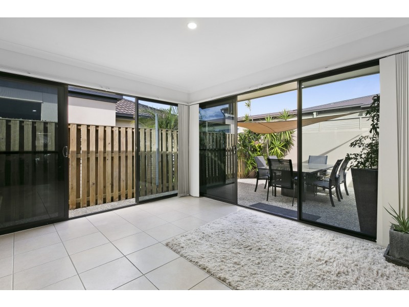 1/4 Silvermaple Street, Robina QLD 4226