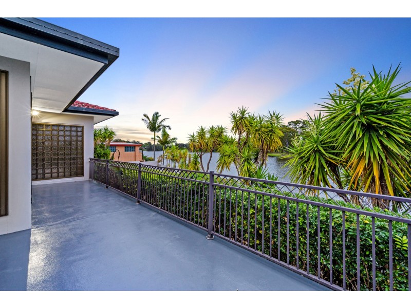 90 Manly Drive, Robina QLD 4226