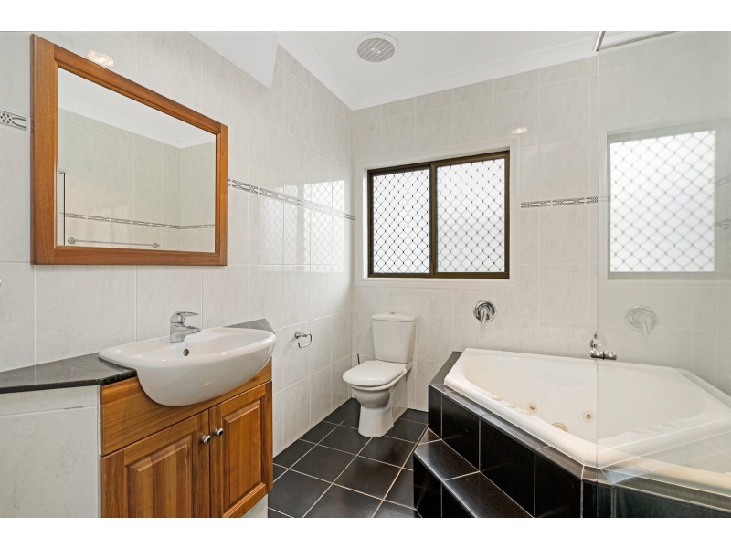 90 Manly Drive, Robina QLD 4226