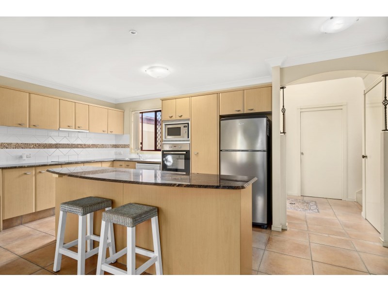 7/8 Woody Views Way, Robina QLD 4226