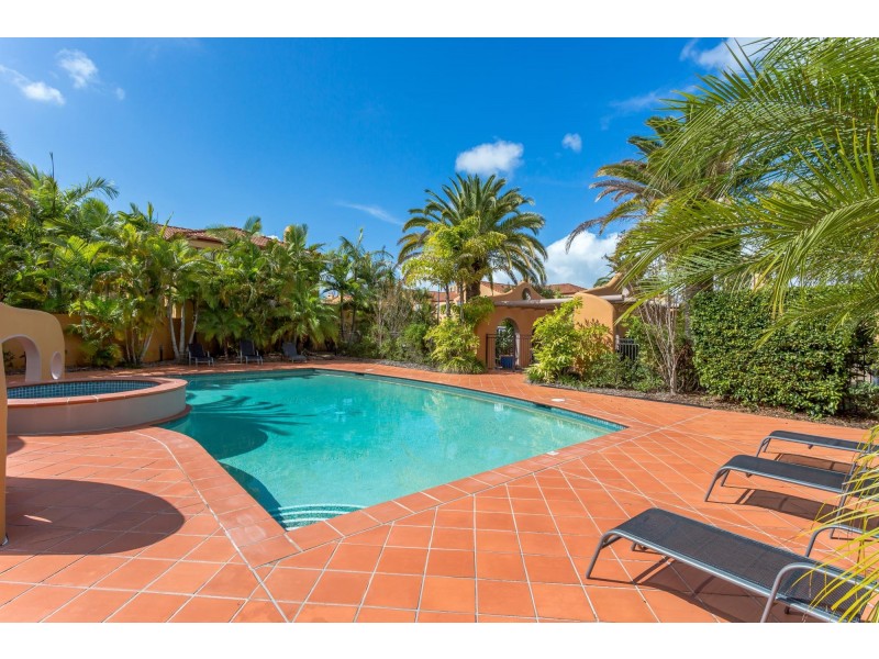 7/8 Woody Views Way, Robina QLD 4226