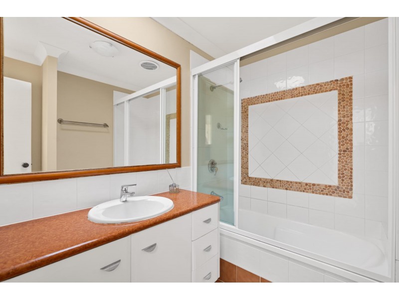 7/8 Woody Views Way, Robina QLD 4226