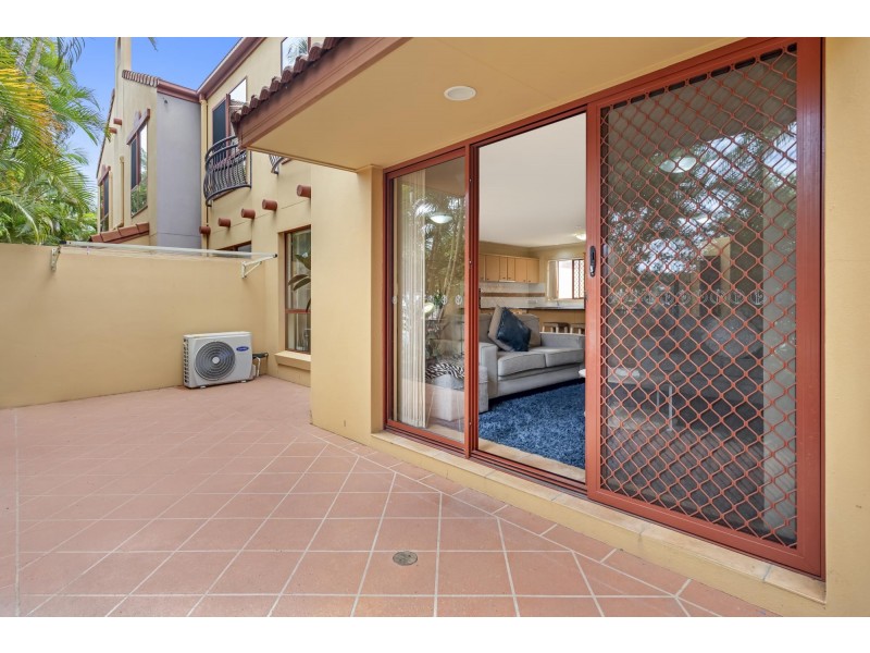 7/8 Woody Views Way, Robina QLD 4226