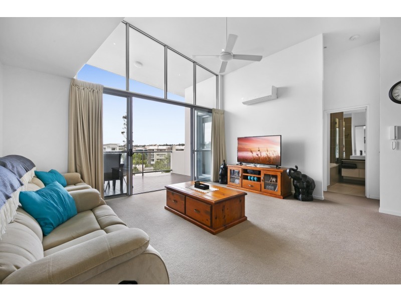 225/60 Riverwalk Avenue, Robina QLD 4226