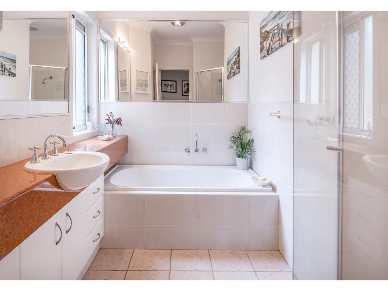 19 Cedarwood Crescent, Robina QLD 4226
