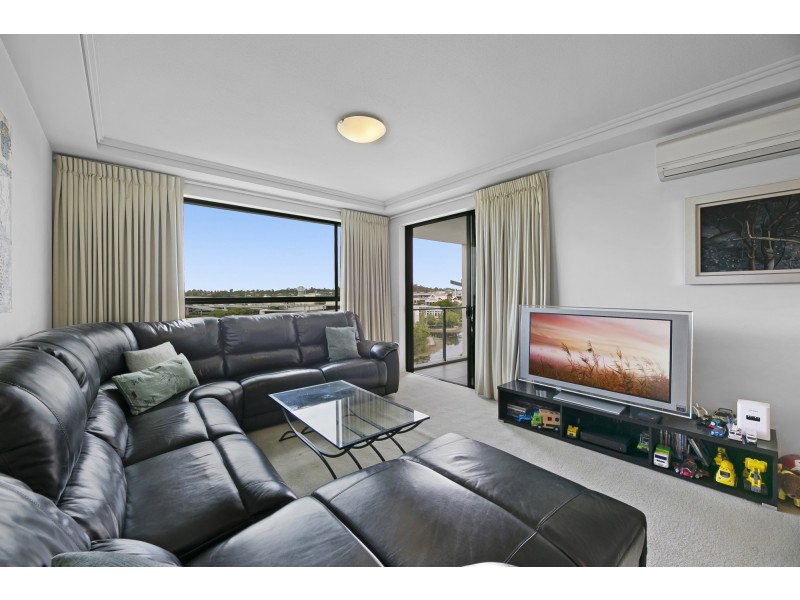 127/2-4 Riverwalk Avenue, Robina QLD 4226