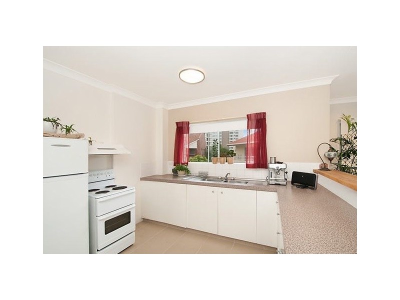 6/9 Australia Avenue, Broadbeach QLD 4218