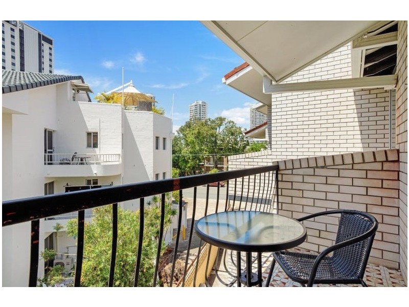 6/9 Australia Avenue, Broadbeach QLD 4218