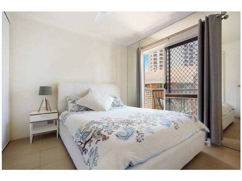 6/9 Australia Avenue, Broadbeach QLD 4218