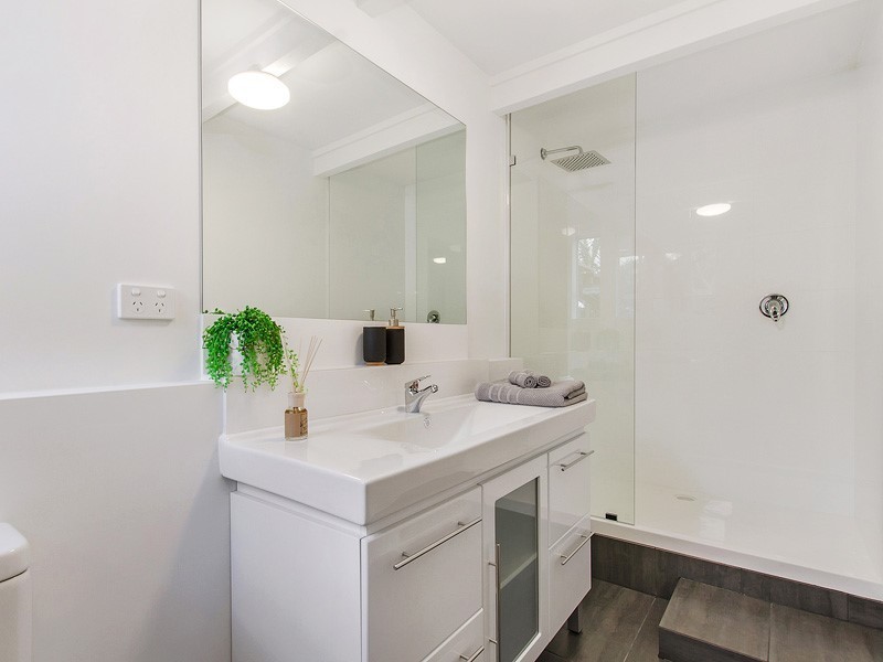 6 Jingella Street, Hope Island QLD 4212