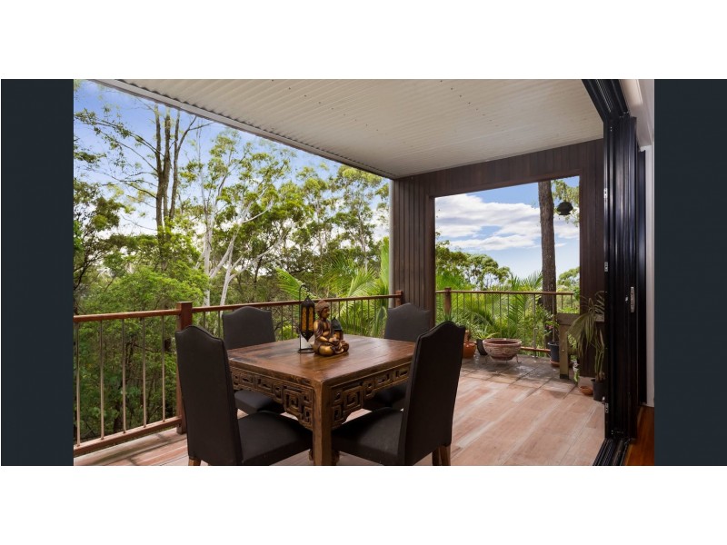 8 Sanctuary Crest Drive, Currumbin QLD 4223