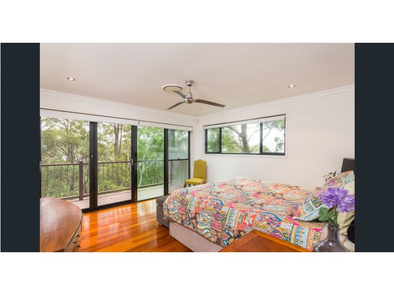 8 Sanctuary Crest Drive, Currumbin QLD 4223