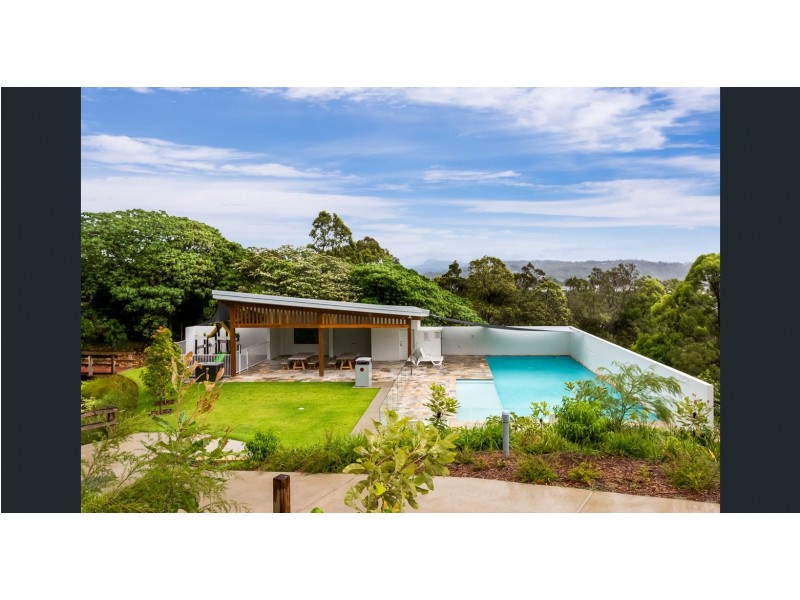 8 Sanctuary Crest Drive, Currumbin QLD 4223