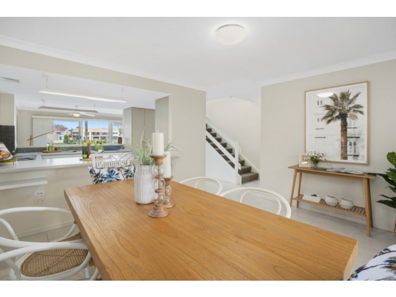 6/22 Aquila Court, Mermaid Waters QLD 4218