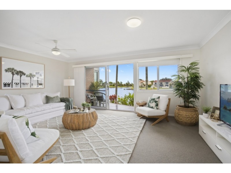 6/22 Aquila Court, Mermaid Waters QLD 4218