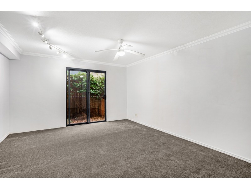 98/4 University Drive, Robina QLD 4226