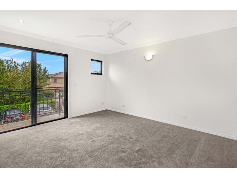 98/4 University Drive, Robina QLD 4226