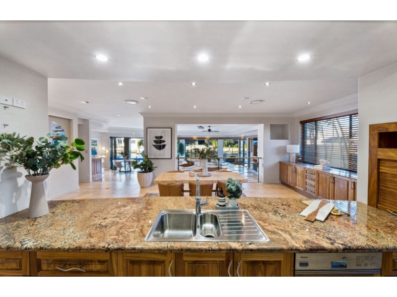 75 The Sovereign Mile, Paradise Point QLD 4216