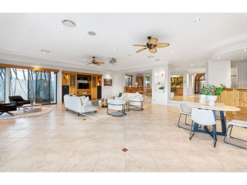 75 The Sovereign Mile, Paradise Point QLD 4216