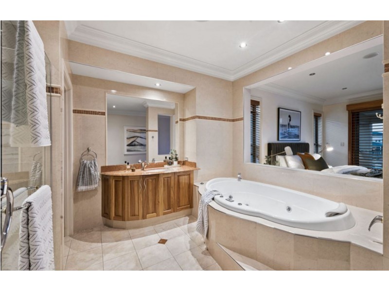 75 The Sovereign Mile, Paradise Point QLD 4216