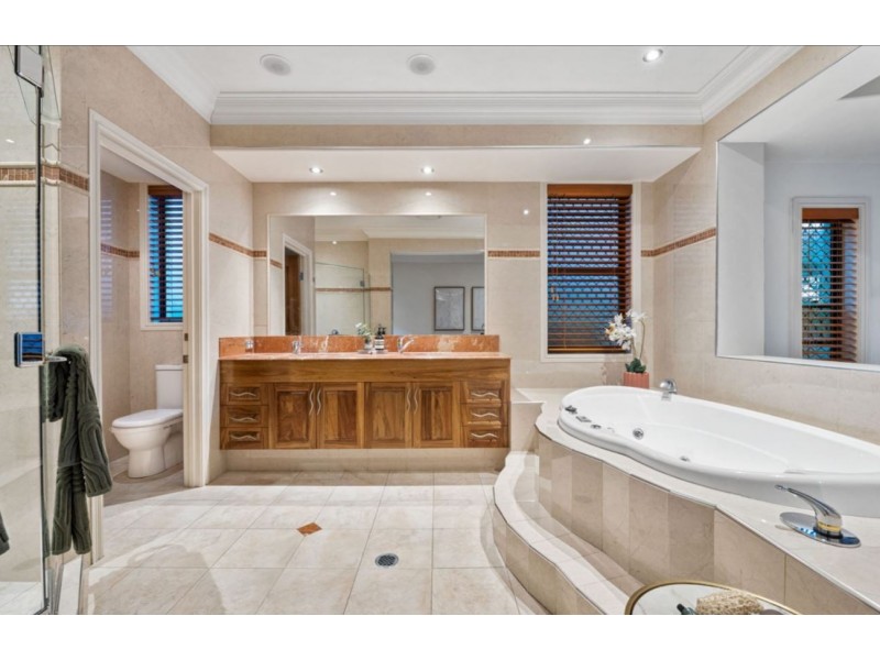 75 The Sovereign Mile, Paradise Point QLD 4216