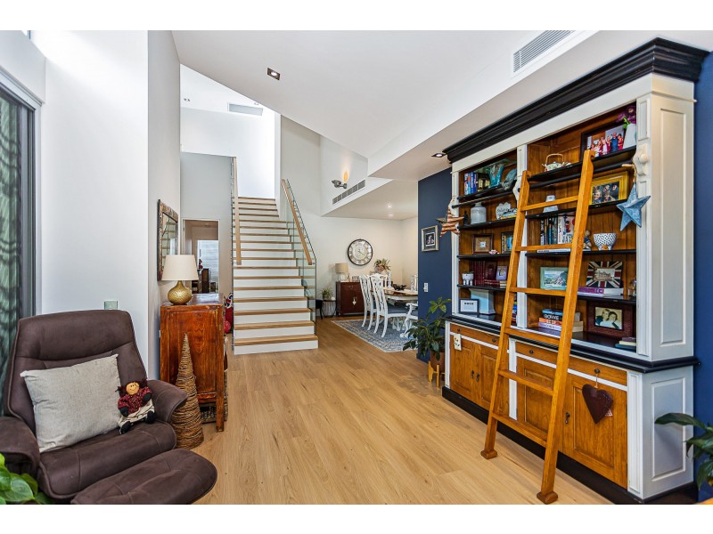 835 Legend Trail, Robina QLD 4226