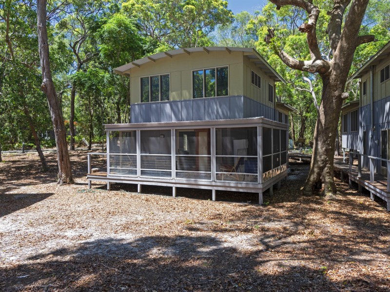 Lindsay 9 Couran Cove, South Stradbroke QLD 4216
