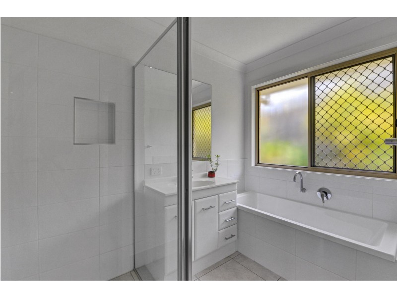 4 Jacqueline Bay, Ormeau QLD 4208