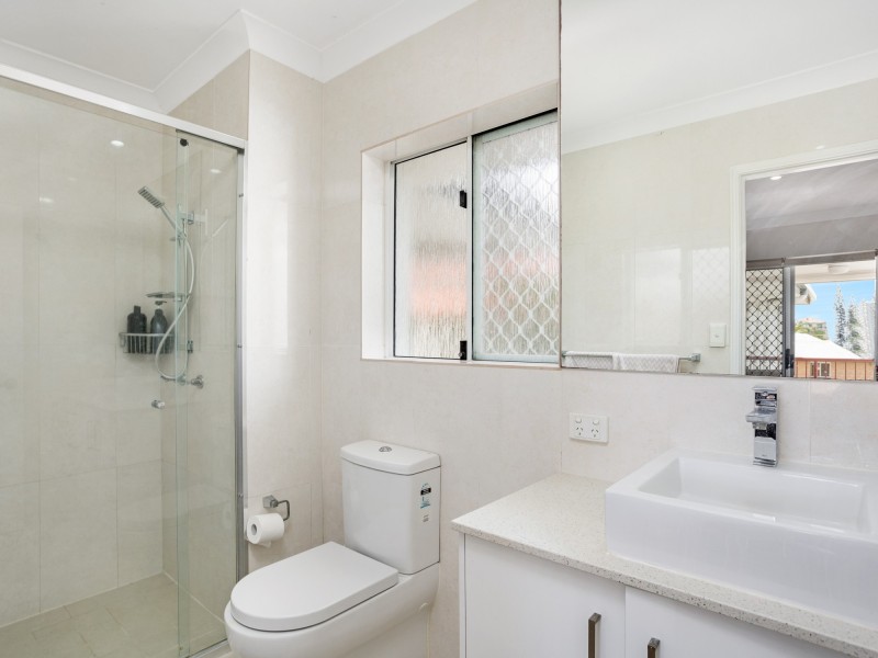 6/6-8 Petrel Avenue, Mermaid Beach QLD 4218