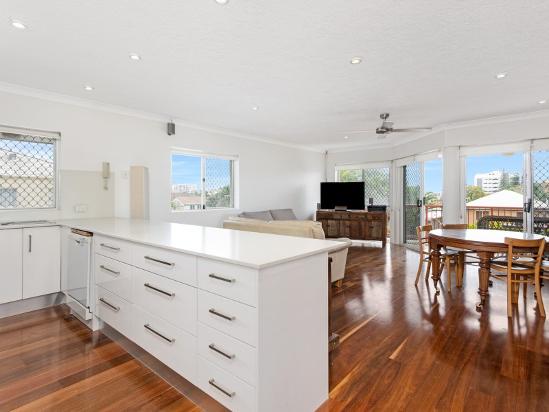 6/6-8 Petrel Avenue, Mermaid Beach QLD 4218