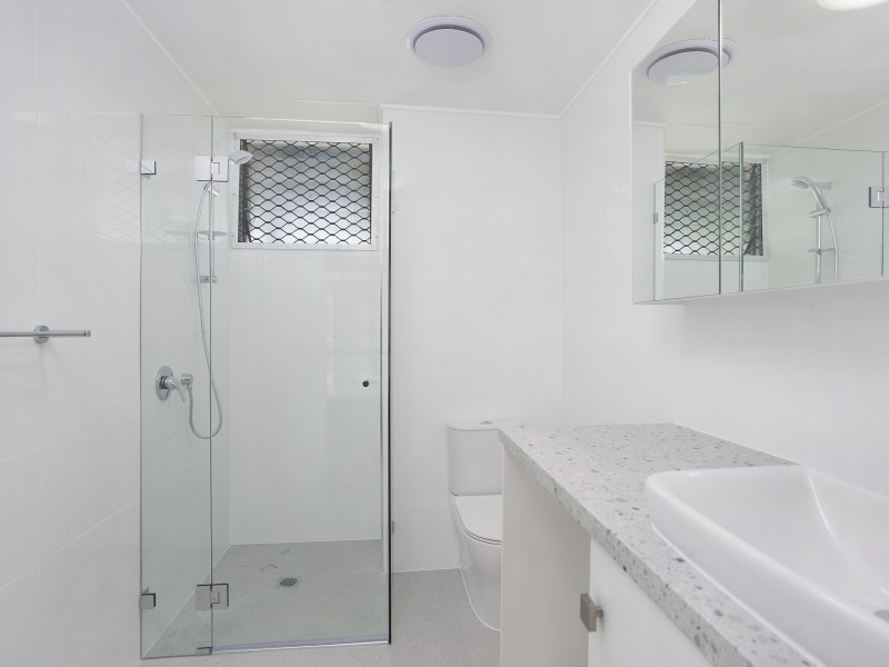 1/11 Anne Avenue, Broadbeach QLD 4218