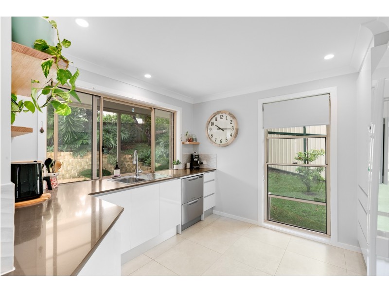 6 Pinehurst Place, Robina QLD 4226