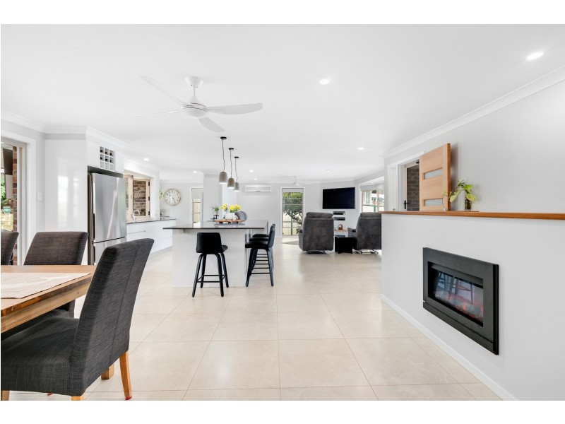 6 Pinehurst Place, Robina QLD 4226