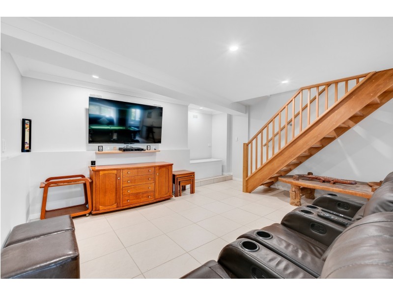 6 Pinehurst Place, Robina QLD 4226