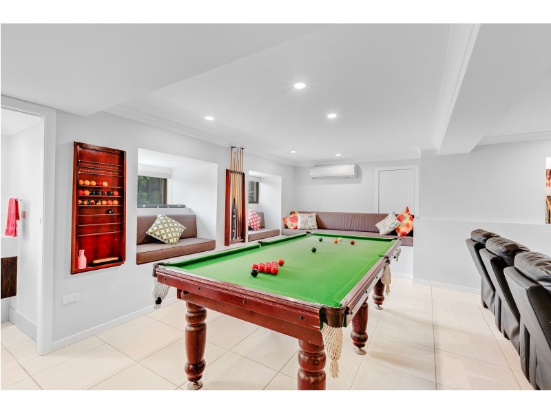 6 Pinehurst Place, Robina QLD 4226