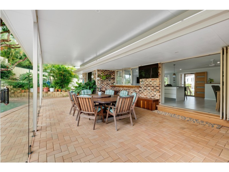 6 Pinehurst Place, Robina QLD 4226