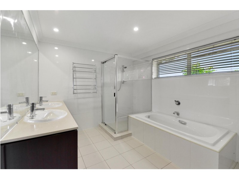 22 Vennor Drive, Ormeau QLD 4208