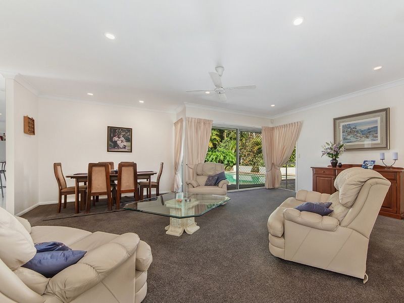 37 Beauty Point Drive, Robina QLD 4226