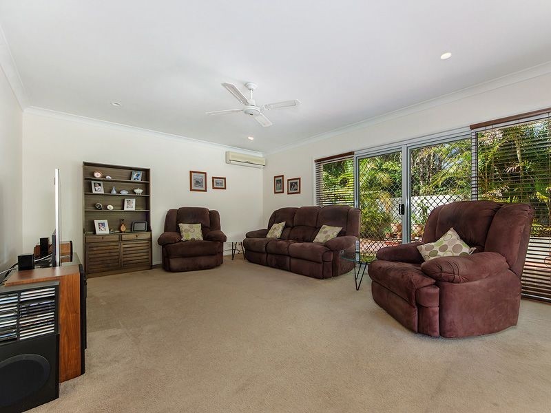 37 Beauty Point Drive, Robina QLD 4226