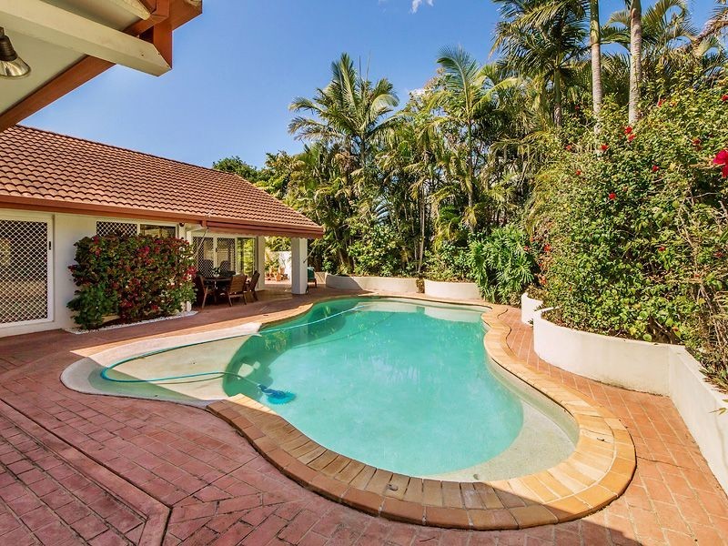 37 Beauty Point Drive, Robina QLD 4226