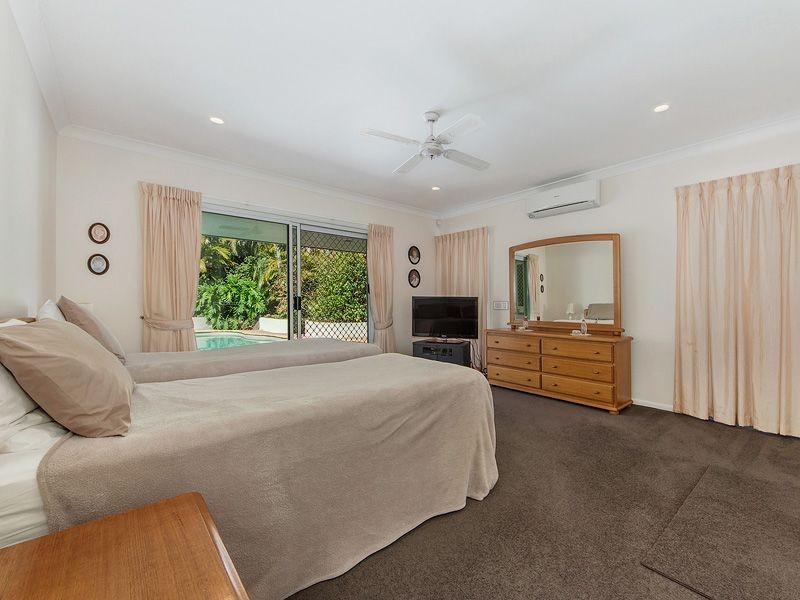 37 Beauty Point Drive, Robina QLD 4226