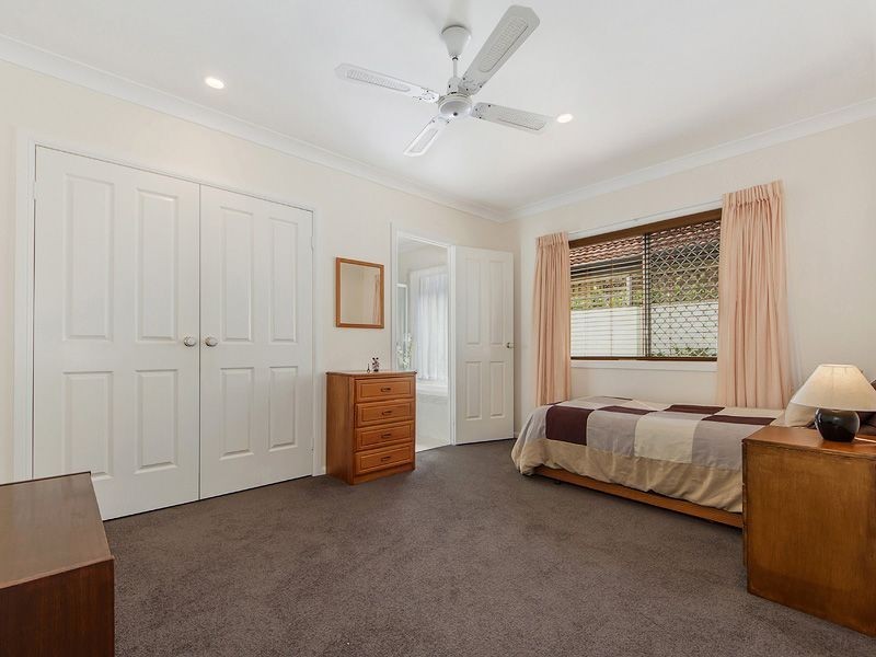 37 Beauty Point Drive, Robina QLD 4226