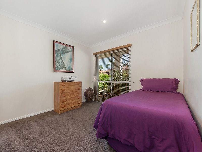 37 Beauty Point Drive, Robina QLD 4226