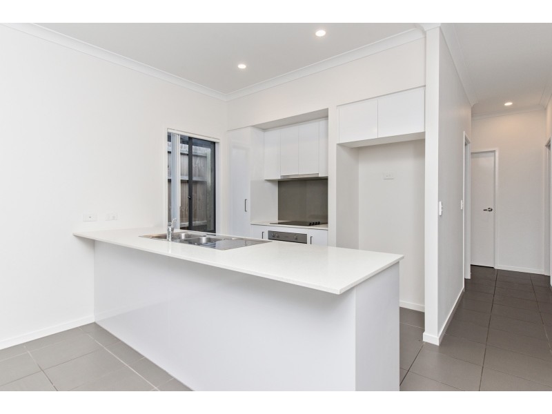 7 Caulfield Court, Pimpama QLD 4209