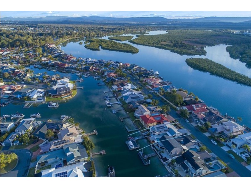 71 Tradewinds Avenue, Paradise Point QLD 4216