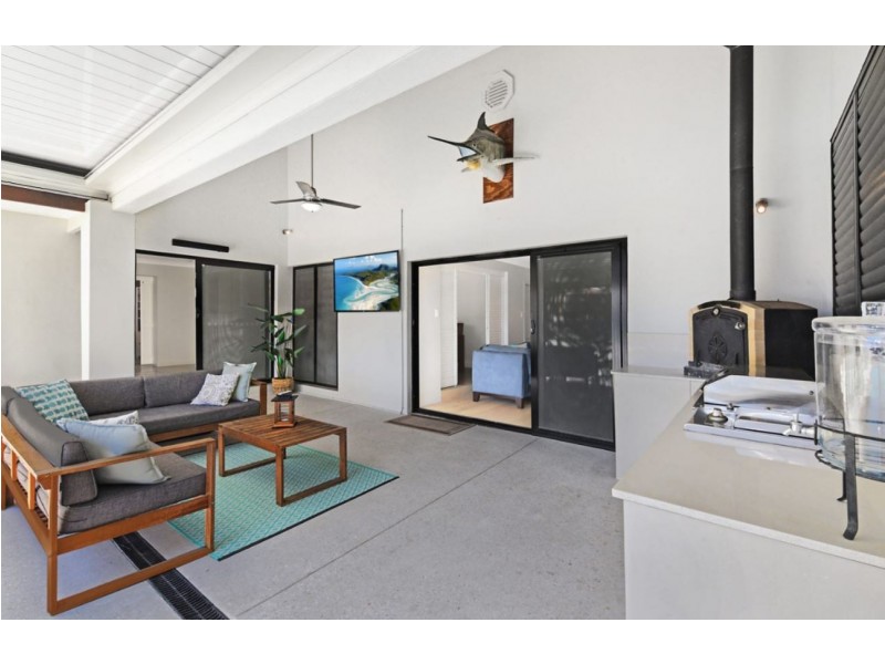 71 Tradewinds Avenue, Paradise Point QLD 4216