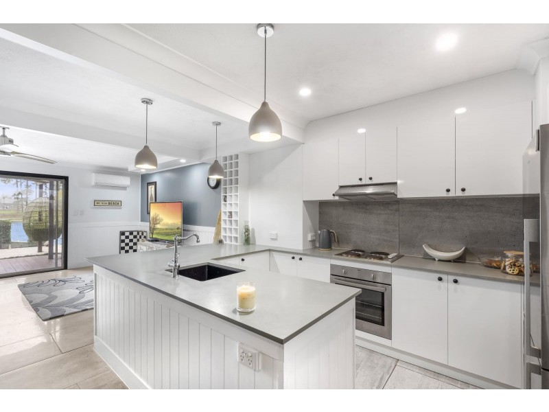 42/2-10 Coolgardie Street, Elanora QLD 4221