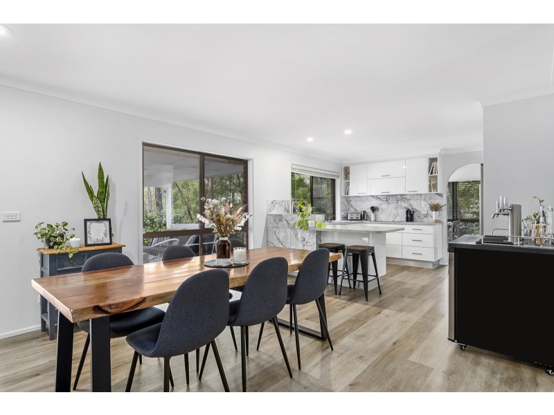 12 Josephine Terrace, Highland Park QLD 4211